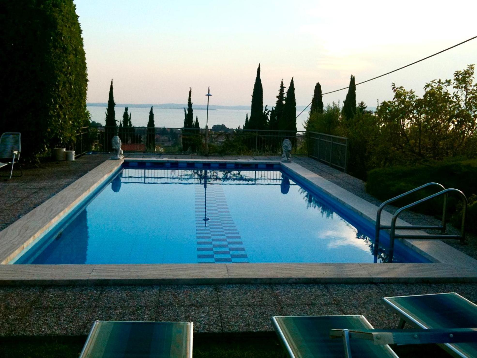 Poli Villa'S Apartment Bardolino Esterno foto