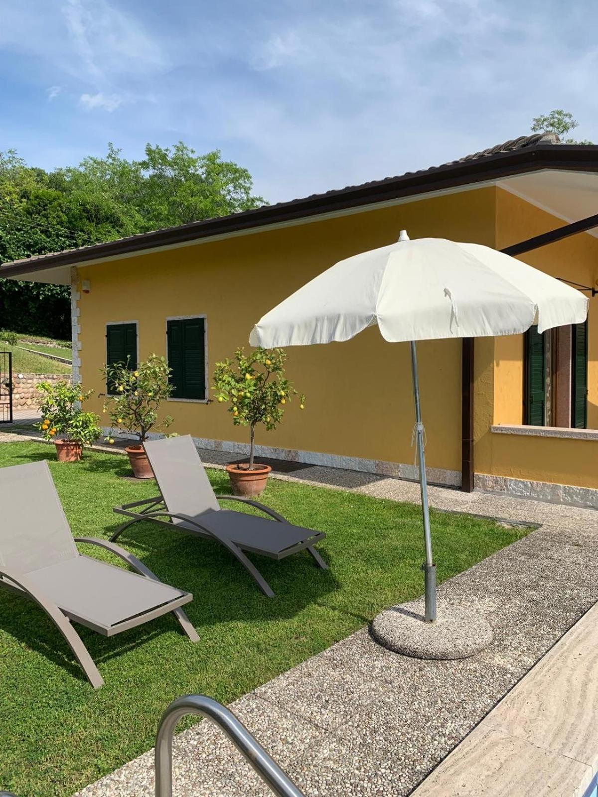 Poli Villa'S Apartment Bardolino Esterno foto