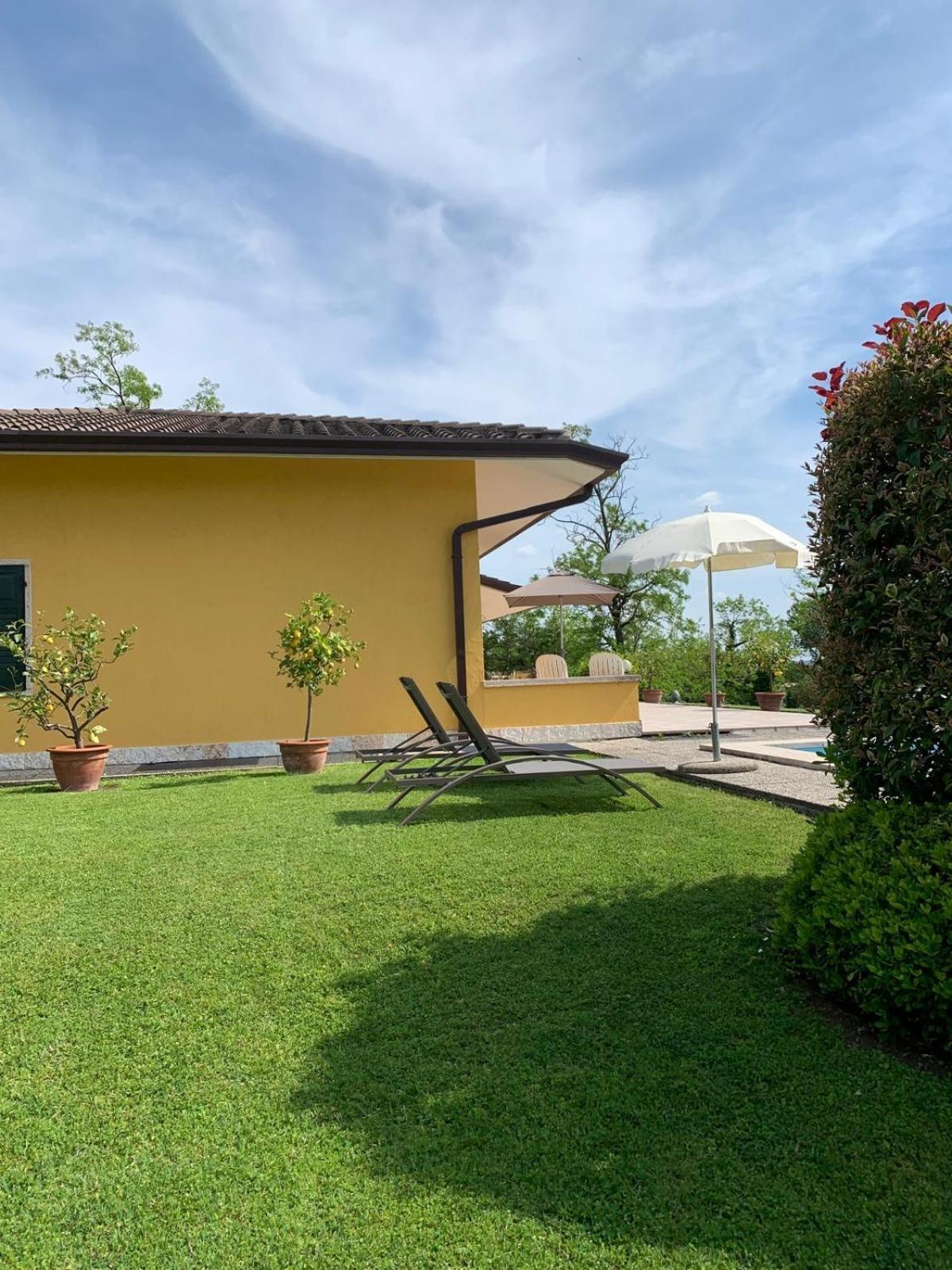 Poli Villa'S Apartment Bardolino Esterno foto