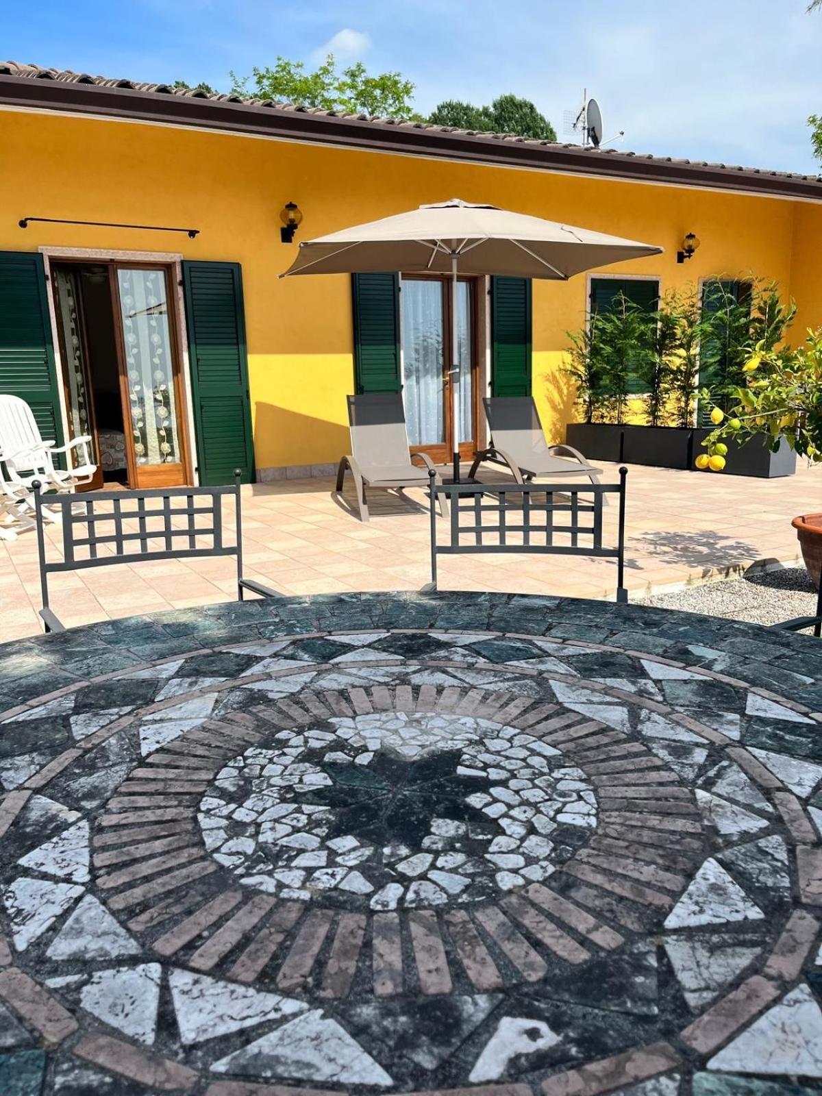 Poli Villa'S Apartment Bardolino Esterno foto